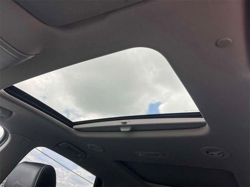 Used 2020 Buick Enclave Avenir w/ Avenir Technology Package image 37