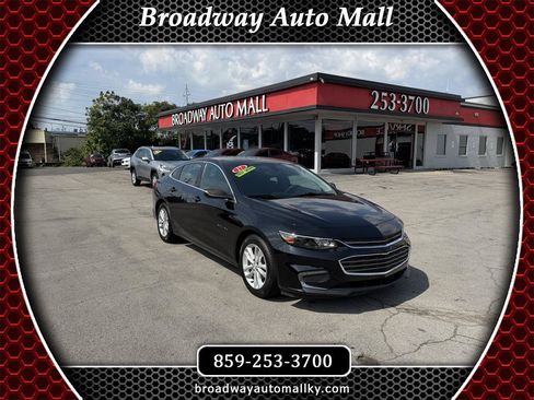 Used 2017 Chevrolet Malibu LT FWD image 1