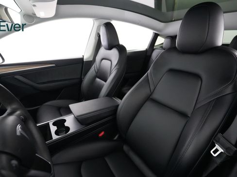 Used 2024 Tesla Model Y Long Range RWD image 4