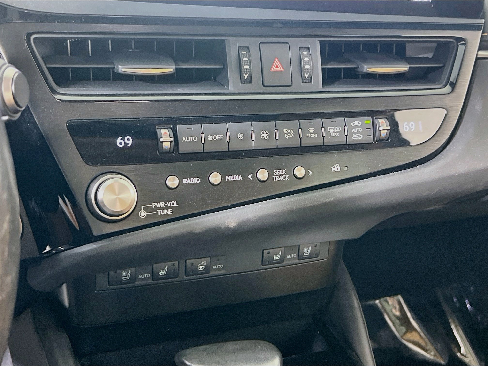 Used 2024 Lexus ES 350 w/ Premium Package FWD image 15
