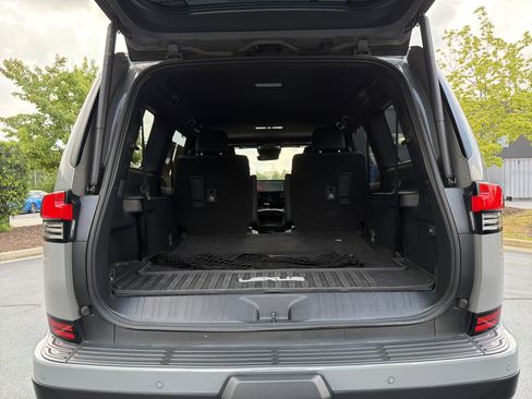 Used 2025 Lexus GX 550 w/ Accessory Package (2T) AWD/4WD image 48