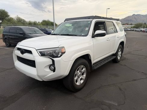Used 2016 Toyota 4Runner SR5 AWD/4WD image 3