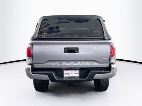 Used 2020 Toyota Tacoma TRD Off-Road w/ Technology Package AWD/4WD image 10