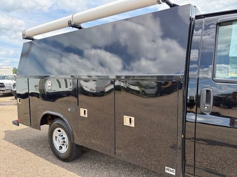 Used 2018 Chevrolet Express 3500 w/ Power Convenience Package RWD image 8