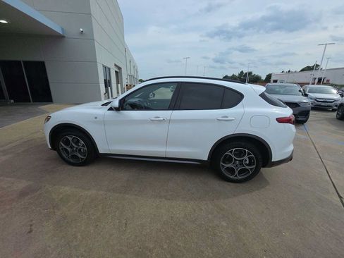 Used 2022 Alfa Romeo Stelvio Ti AWD/4WD image 6