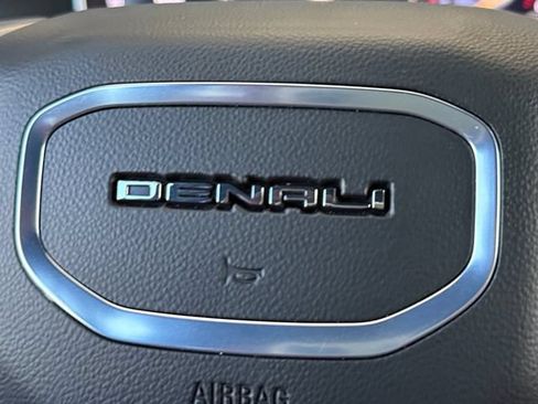 Used 2025 GMC Sierra 2500 Denali Ultimate AWD/4WD image 5