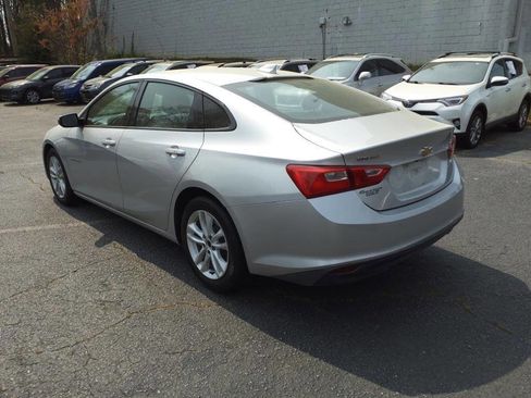Used 2017 Chevrolet Malibu LT image 6