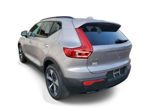 Used 2026 Volvo XC40 B5 Plus AWD/4WD image 3