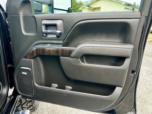 Used 2015 GMC Sierra 2500 Denali w/ Duramax Plus Package image 31
