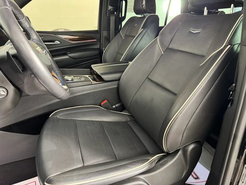 Used 2023 Cadillac Escalade Premium Luxury w/ Performance Package AWD/4WD image 33