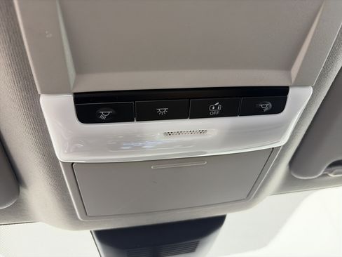 Certified 2023 Nissan Sentra SV FWD image 32