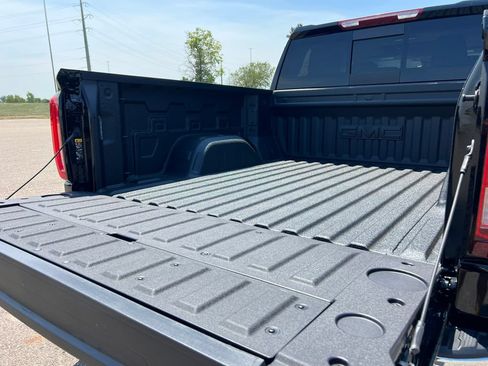 New 2026 GMC Sierra 1500 SLT w/ SLT Premium Plus Package AWD/4WD image 7