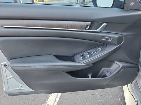 Used 2018 Honda Accord EX-L image 16