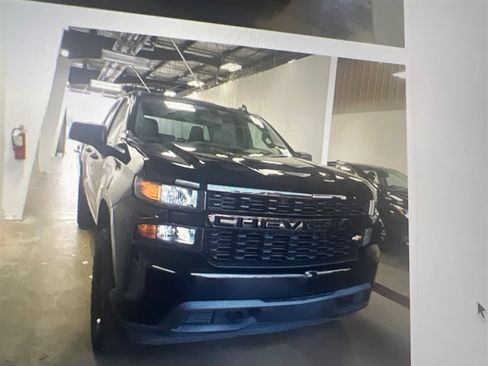 Used 2019 Chevrolet Silverado 1500 Custom w/ Custom Value Package RWD image 2