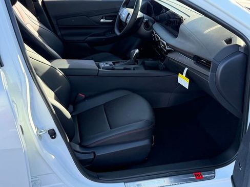 New 2026 Nissan Sentra SR FWD image 26