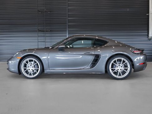Certified 2018 Porsche 718 Cayman RWD image 2
