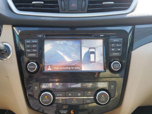 Used 2016 Nissan Rogue SL w/ SL Premium Package image 8