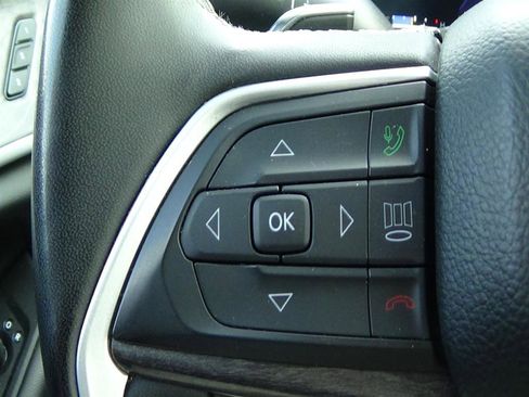 Used 2023 Jeep Grand Cherokee L Limited image 21