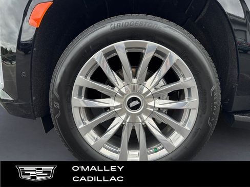 Used 2022 Cadillac Escalade ESV Premium Luxury AWD/4WD image 9