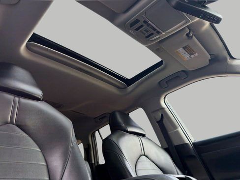 Used 2020 Toyota Highlander XLE AWD/4WD image 20