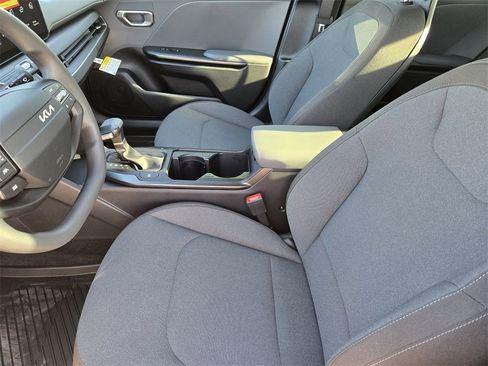 New 2026 Kia K4 LXS image 9