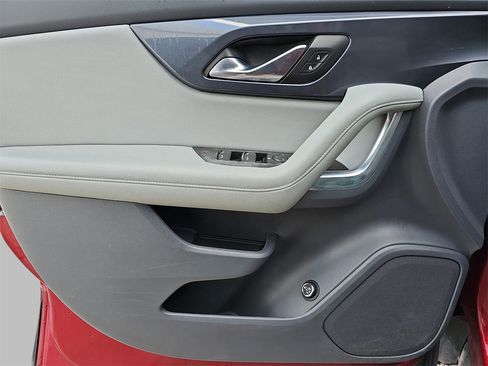 Used 2019 Chevrolet Blazer LT image 26