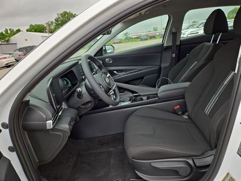 New 2025 Hyundai Elantra Blue image 23