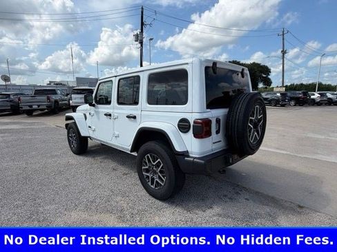 Used 2025 Jeep Wrangler Unlimited Sahara AWD/4WD image 2