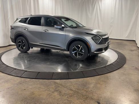 Certified 2025 Kia Sportage LX image 2