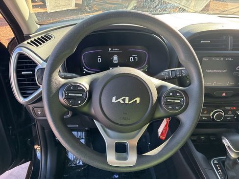 Certified 2025 Kia Soul LX FWD image 24