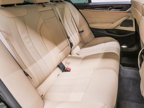 Used 2023 BMW 530e w/ Premium Package RWD image 12