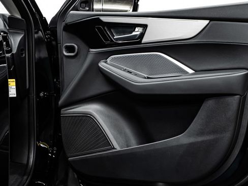 New 2026 Acura MDX SH-AWD image 10
