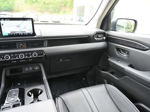 Used 2023 Honda Pilot Elite image 16