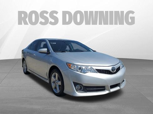 Used 2012 Toyota Camry SE FWD image 3