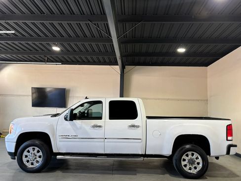 Used 2011 GMC Sierra 3500 Denali AWD/4WD image 5