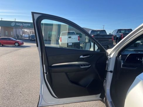 Used 2024 Cadillac XT4 Premium Luxury AWD/4WD image 29
