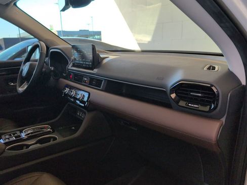 Used 2024 Honda Pilot Elite image 23