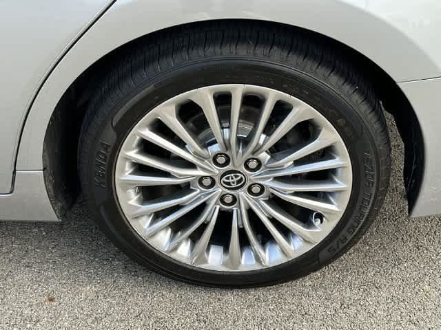 Used 2020 Toyota Avalon Limited w/ Advanced Safety Package FWD image 5