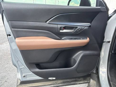 Used 2026 Toyota Grand Highlander AWD Hybrid image 7