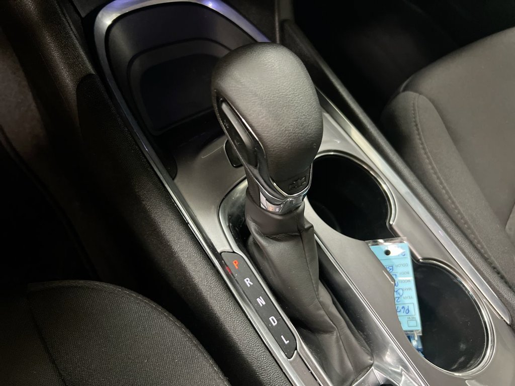 Used 2022 Chevrolet Malibu LT FWD image 17