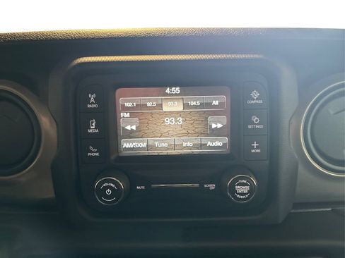 Used 2018 Jeep Wrangler Unlimited Sport S AWD/4WD image 25