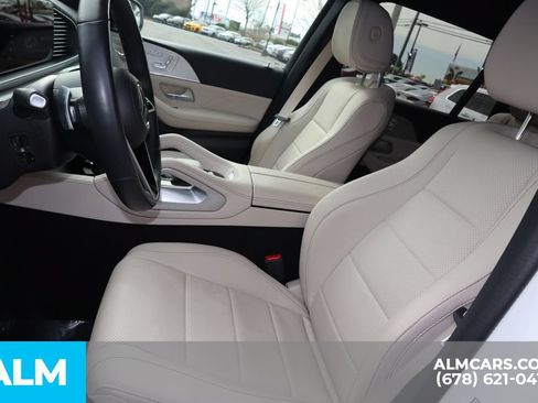 Used 2025 Mercedes-Benz GLS 450 4MATIC image 16