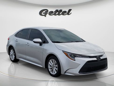 Certified 2024 Toyota Corolla LE w/ LE Convenience Package FWD image 3