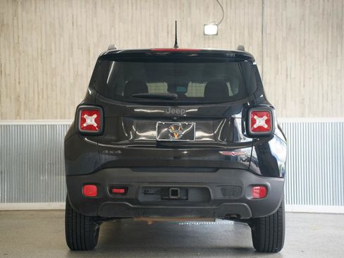 Used 2017 Jeep Renegade Trailhawk w/ Premium Trailhawk Package AWD/4WD image 9
