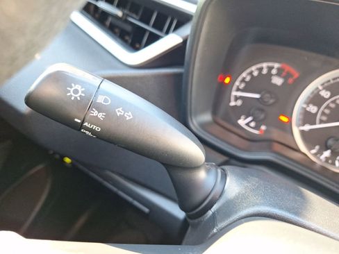 Used 2021 Toyota Corolla LE image 22