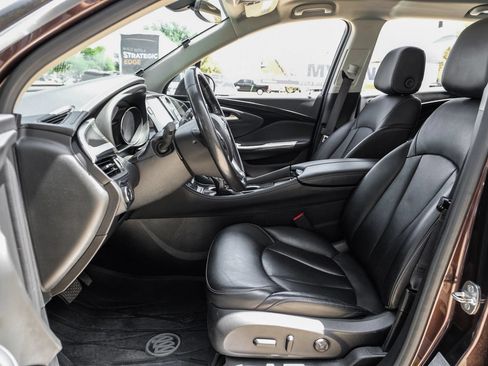 Used 2020 Buick Envision Essence AWD/4WD image 3