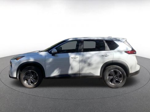 Used 2025 Nissan Rogue SV image 4