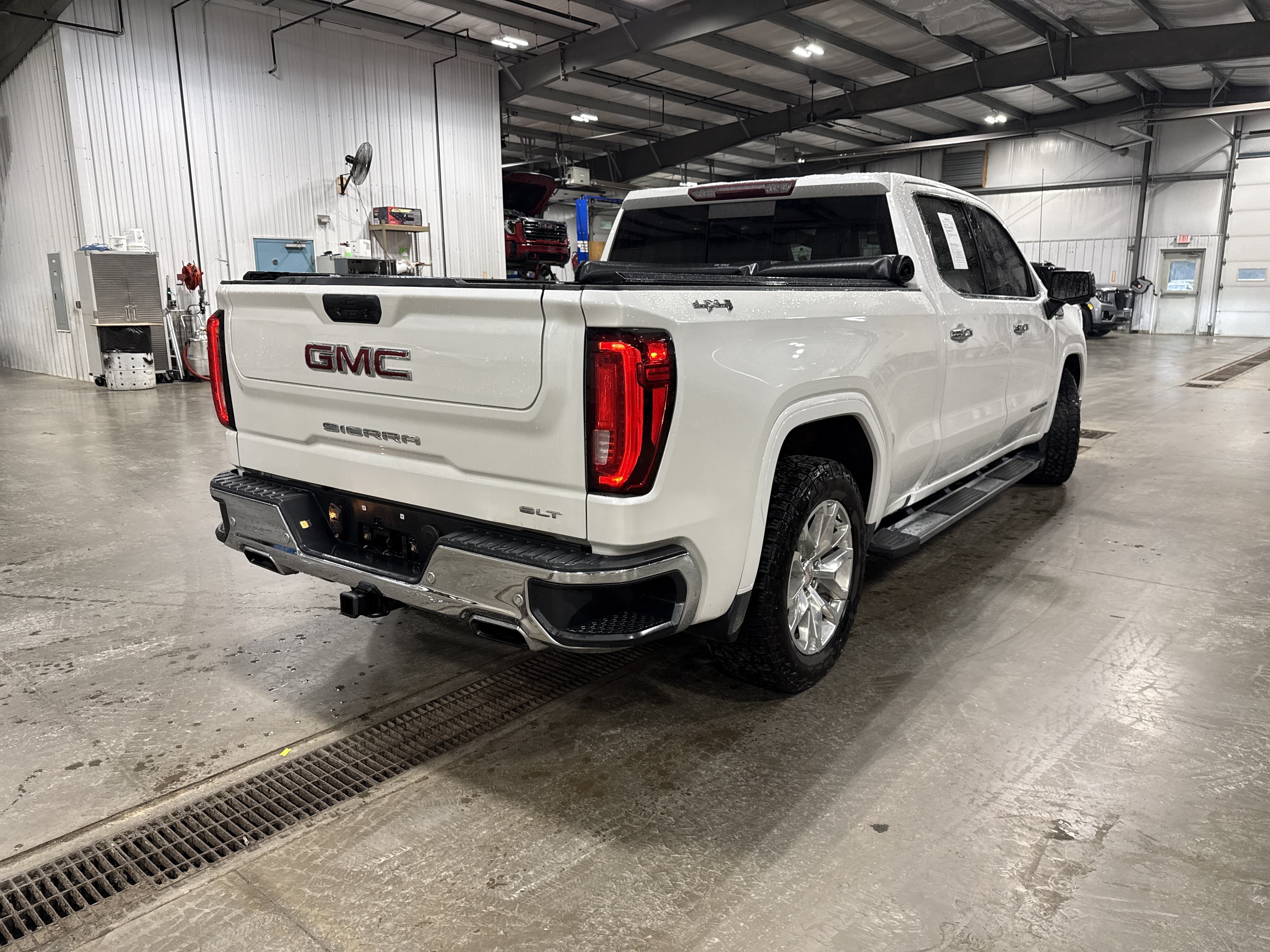 Used 2019 GMC Sierra 1500 SLT w/ SLT Premium Package AWD/4WD image 3