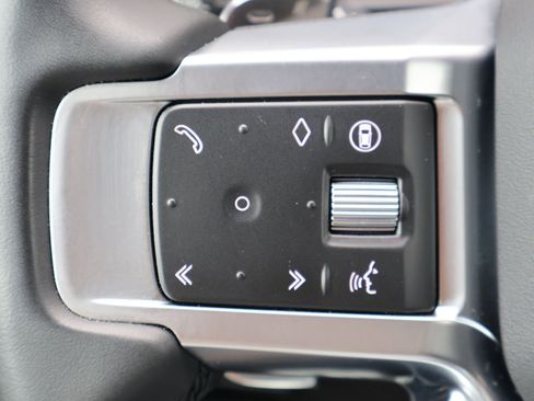 Certified 2025 Land Rover Discovery S AWD/4WD image 16