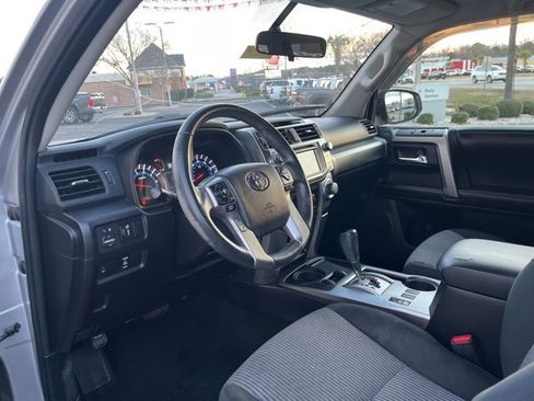 Used 2016 Toyota 4Runner SR5 image 6